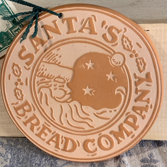 NWT Santa’s Bread Company Christmas Beautiful Bread Warmer Hill Design Inc - Picture 3 of 8